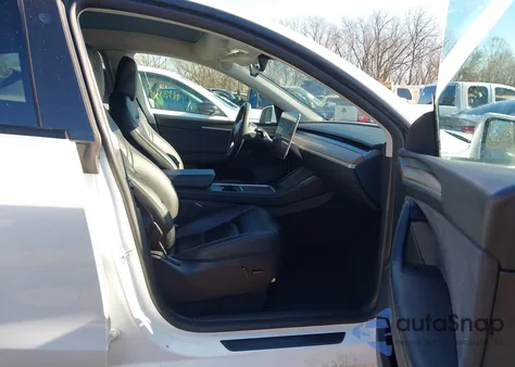 2023 Tesla Model Y Awd/Long Range Dual Motor All-Wheel Drive z USA, uszkodzony, nr VIN 7SAYGDEEXPF756458